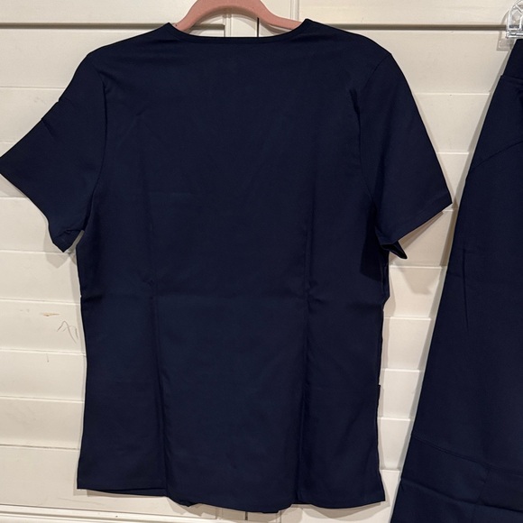 Figs Women's Navy Cropped Top and Ankle Pants Set - Picture 9 of 11